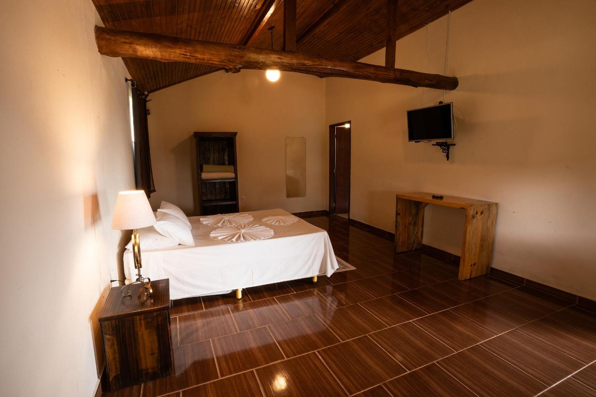 Hotel Alpha Ville Chales Консейсан-да-Ібітіпока Екстер'єр фото